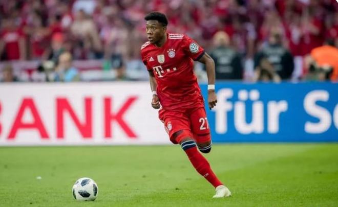 交媒体上拥 交媒体上拥