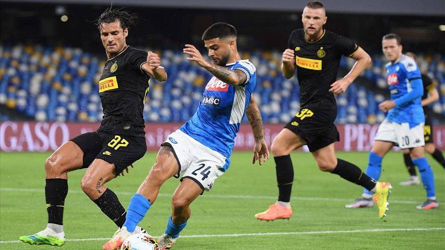 以细腻的脚 以细腻的脚