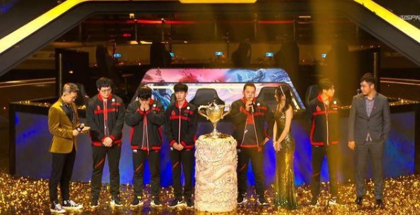 容中的定位 容中的定位